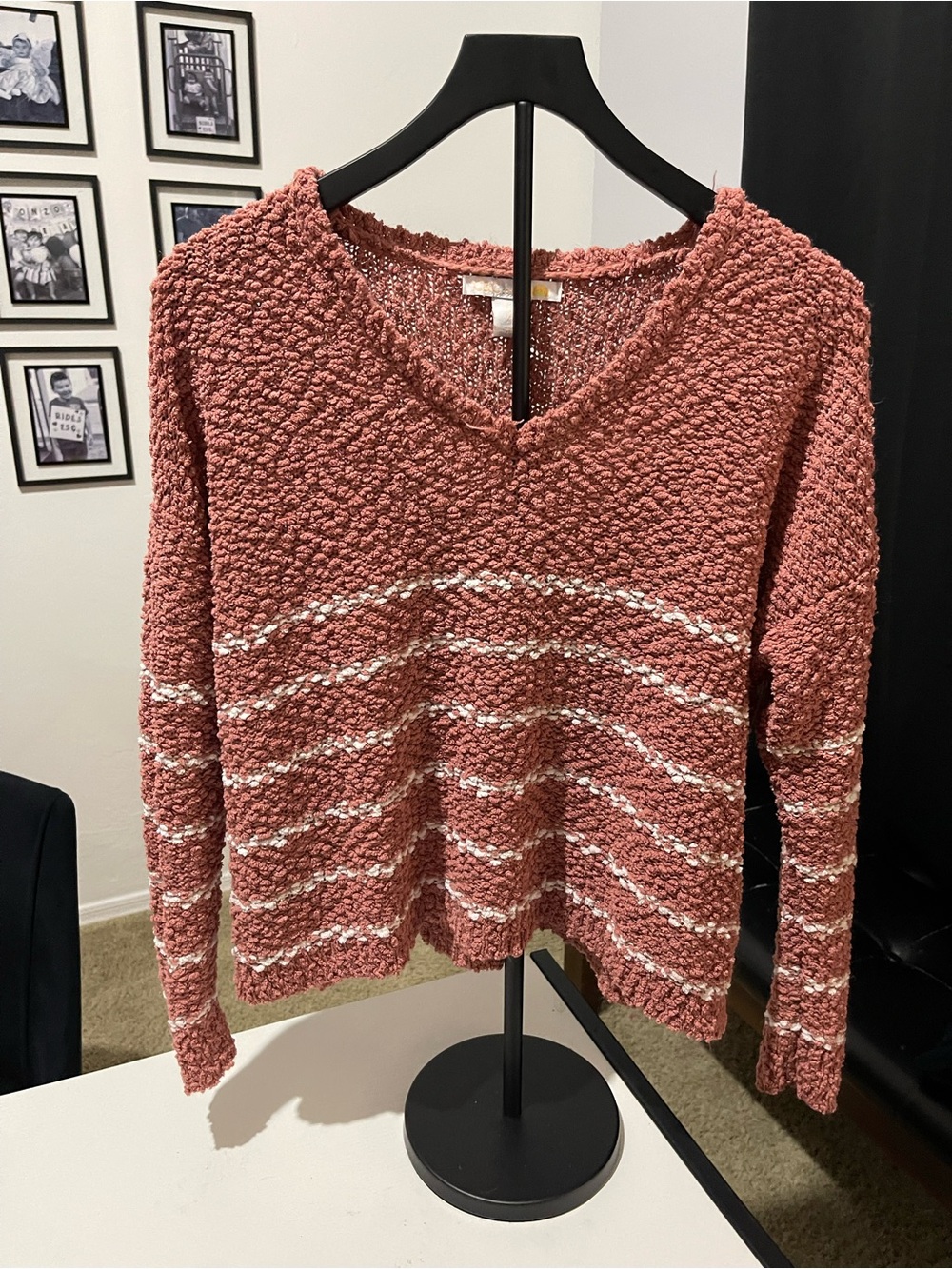 C&C California Textured V-Neck Sweater in Dusty Rose with White Stripes